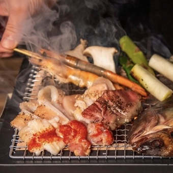 昇格査定年4回・待遇充実♪完全週休2日と月6日休みが選べる！七輪料理居酒屋の店舗運営