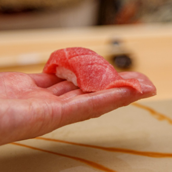 【寿司店の仕入れ】「行列のできる美登利」の旨さを支えるのはあなたの目利きに！豊洲市場で最高のネタを仕留める