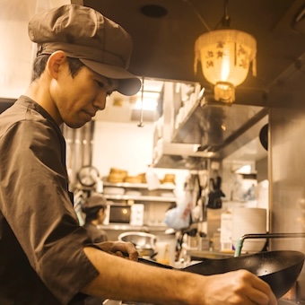30種の麺が躍る、地域の食卓。100店舗構想の未来を支える、次世代の主役へ。